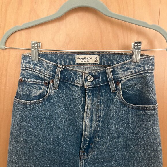 Abercrombie Jeans | Ultra High Rise 90s Straight | Medium | Size 25L | Like New - Picture 9 of 14